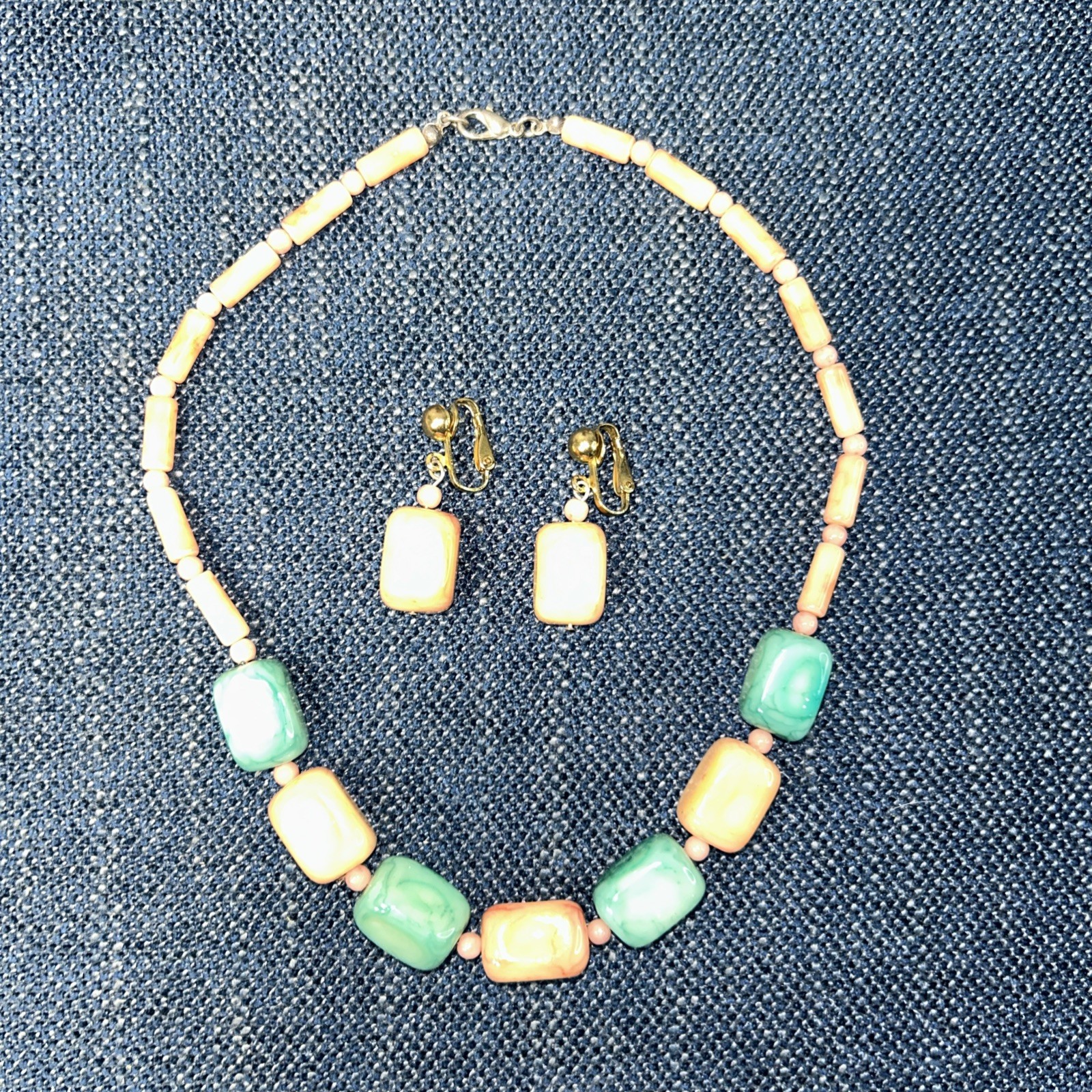 Acrylic Necklace And Earrings Set Jewelry Peach And Aqua 15.5” Necklace