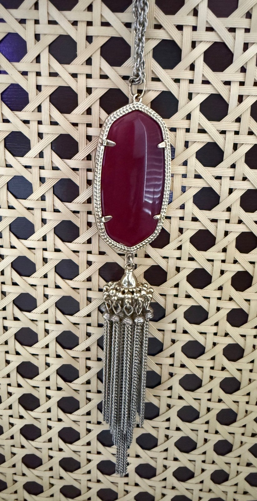 KENDRA SCOTT ” Rayne ” Maroon Jade Pendant Tassel Necklace Gold Tone 37” L