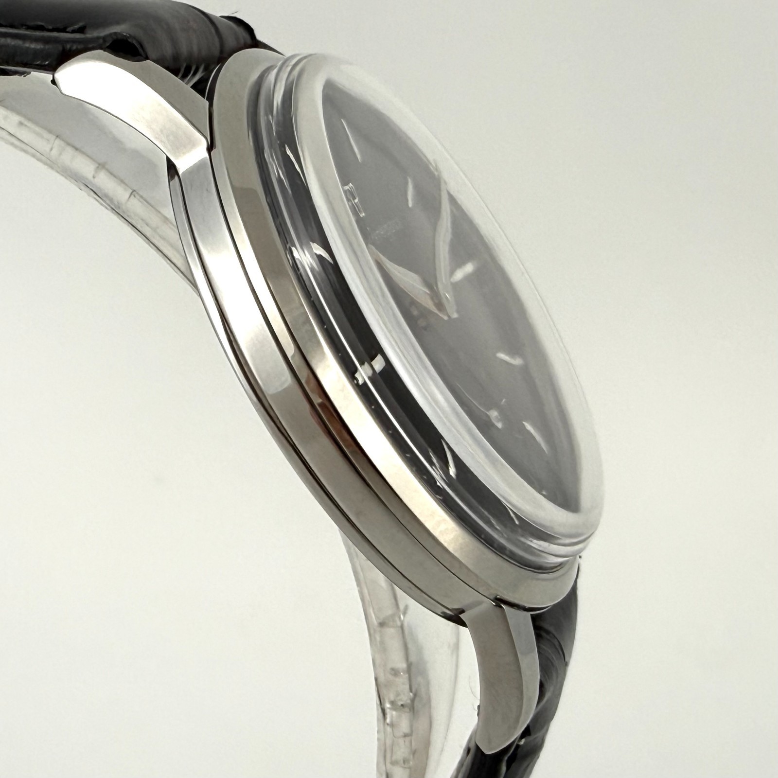 SWISS MADE OVERSIZED GIRARD PERREGAUX NICE BLACK DIAL MANUAL WIND GENTS WATCH
