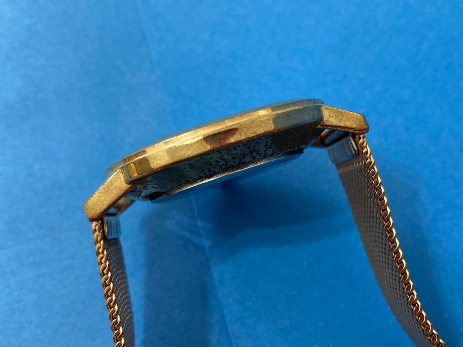 sometimes black dial quartz watch mm.38 working.