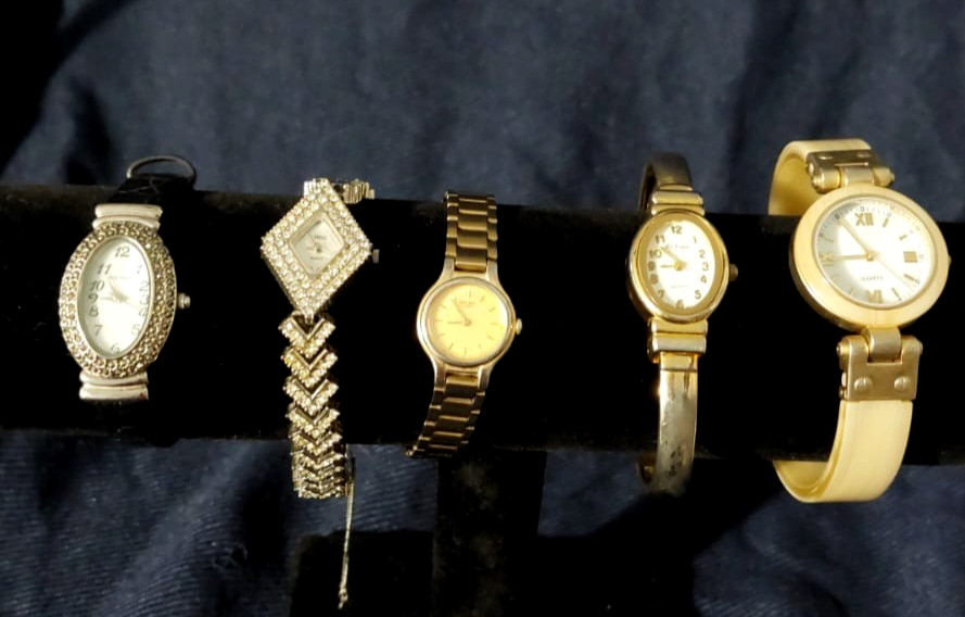Vtg Lot 5 Women’s Watch Quartz Mixed Seiko Waltham Lyric Da Vanci – All Working