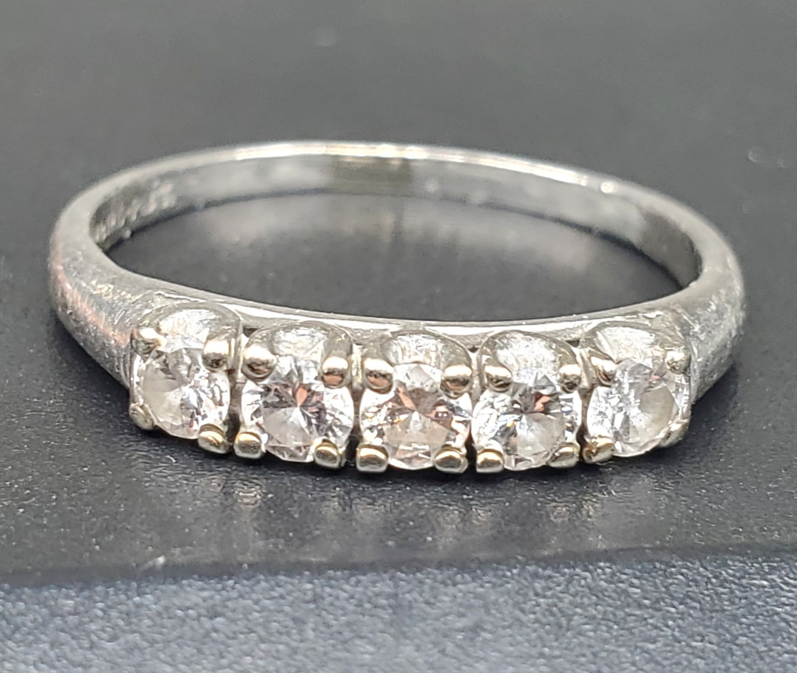 Vintage 90% Platinum Iridium 5 Diamond ~.38TCW Wedding Band Ring 2.5g Size 6.5