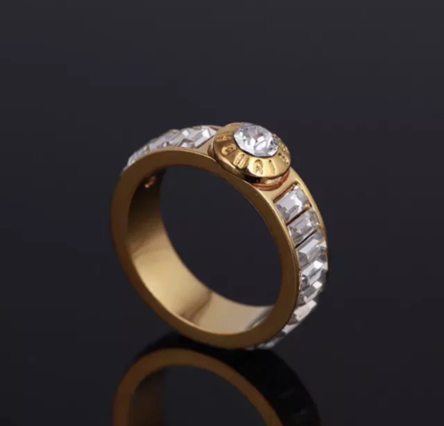 New Henri Bendel Gold Rivet Logo Crystal Channel Set Ring Size 7, 8