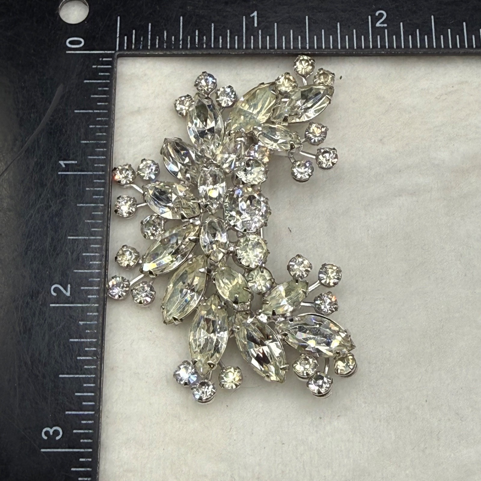 Vintage Weiss Rhinestone Brooch Spray Stunning Clear Sparkle