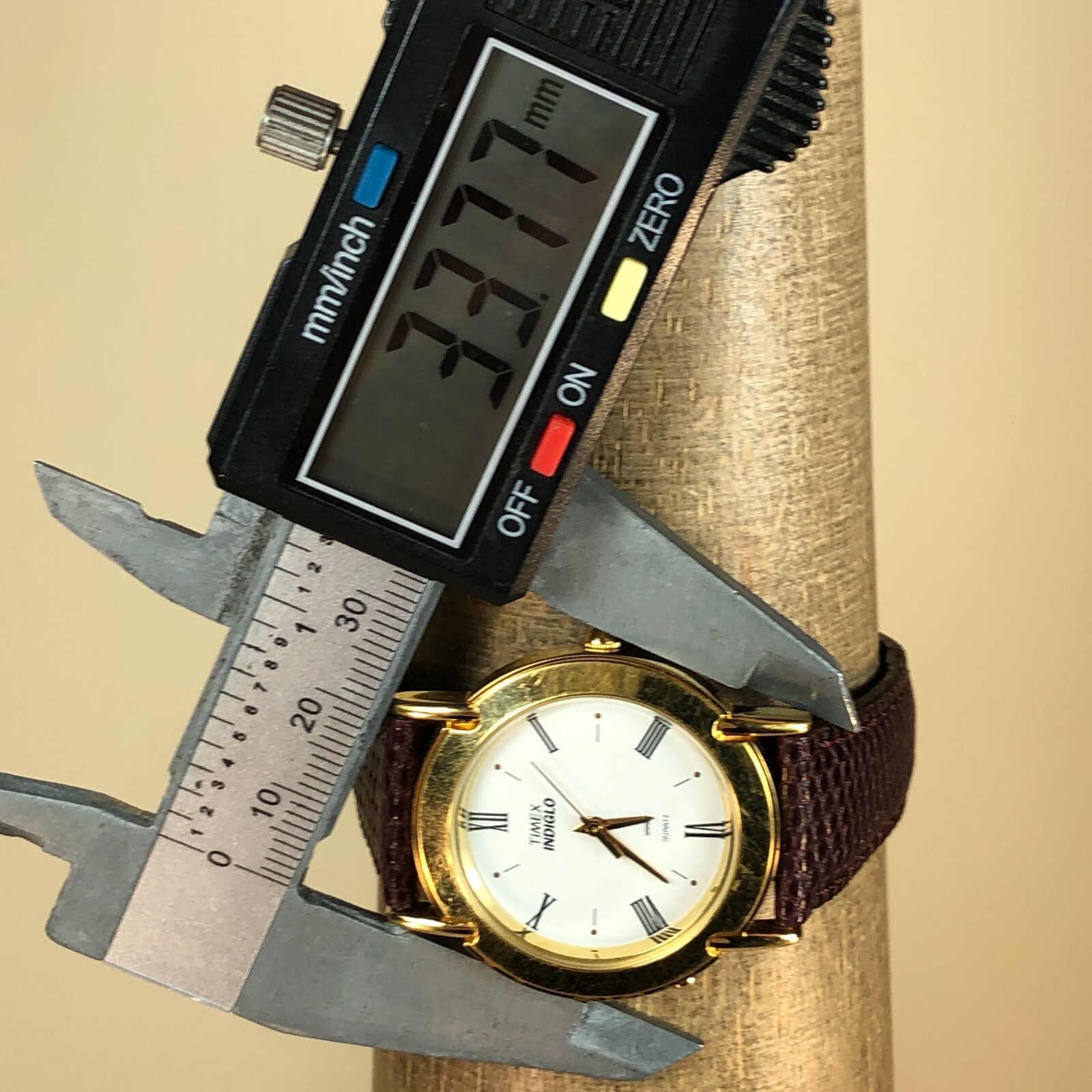 Vintage Timex Indiglo Women Gold Tone Maroon Leather Strap Quartz Watch 6 3/4″