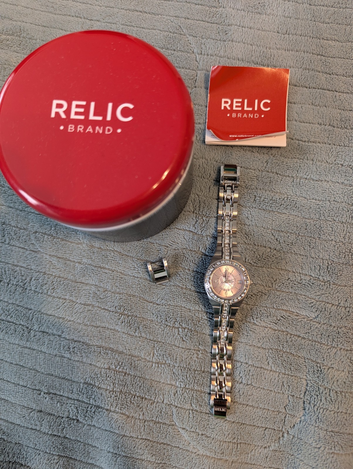 Relic By Fossil Queen’s Court Watch All Stainless Steel ZR11787 26mm Womens