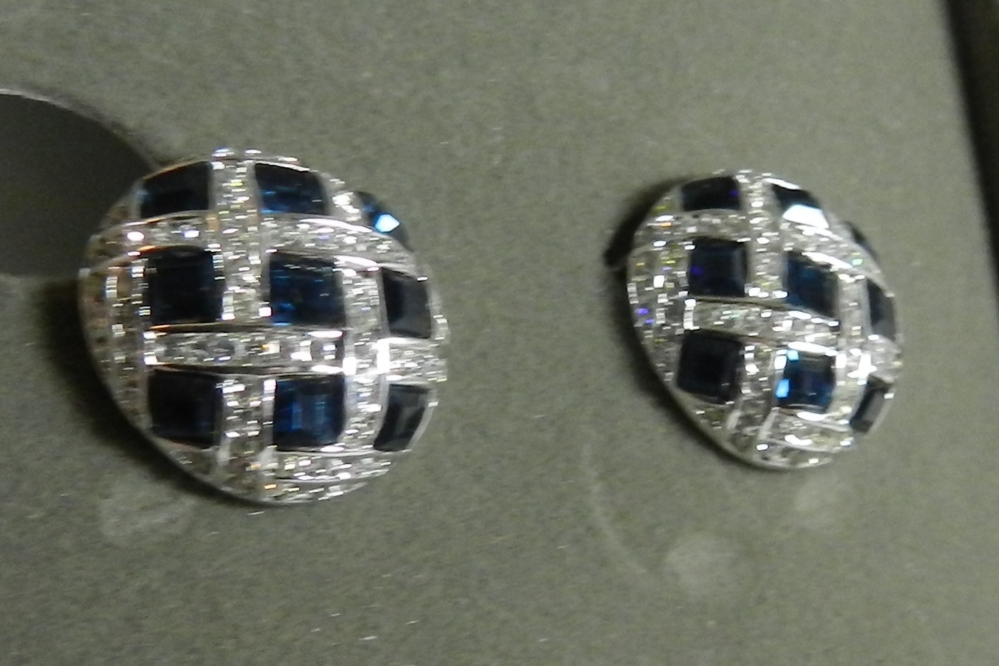 New w/ Box – Nolan Miller Extravagant Button Clip-on Earrings – Blue – 0.75″