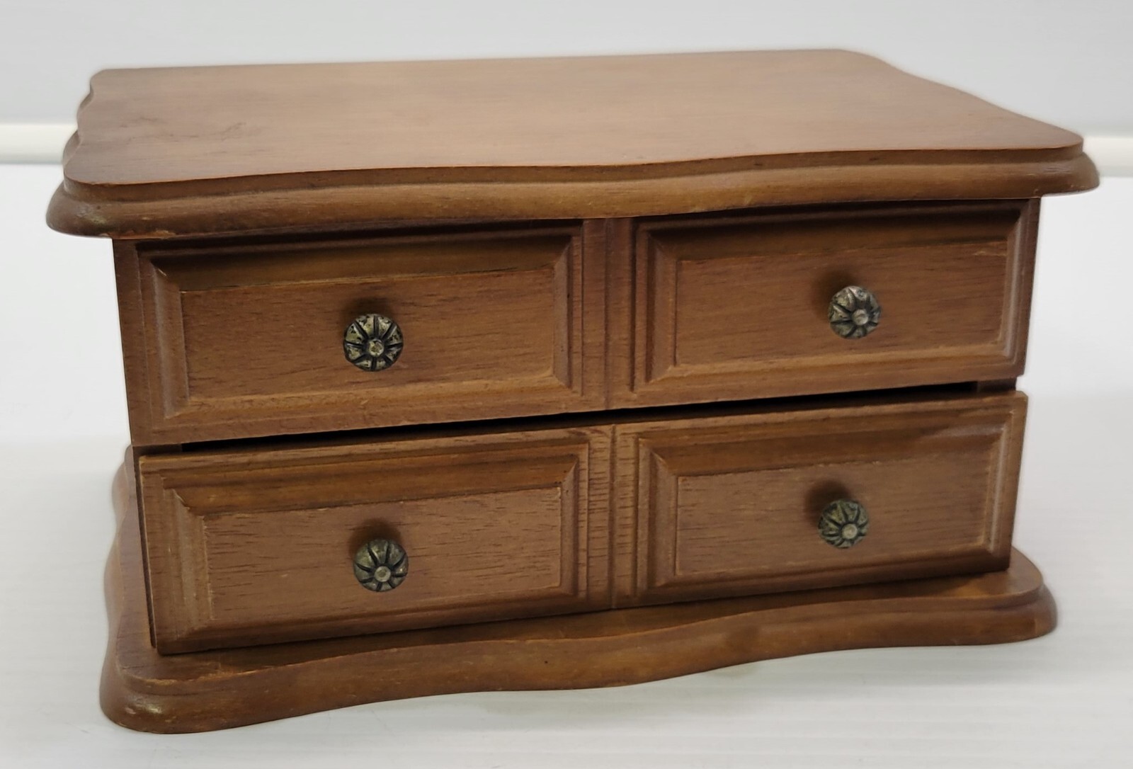 E) Vintage Mele Wooden Flip Top Jewelry Box Table Top
