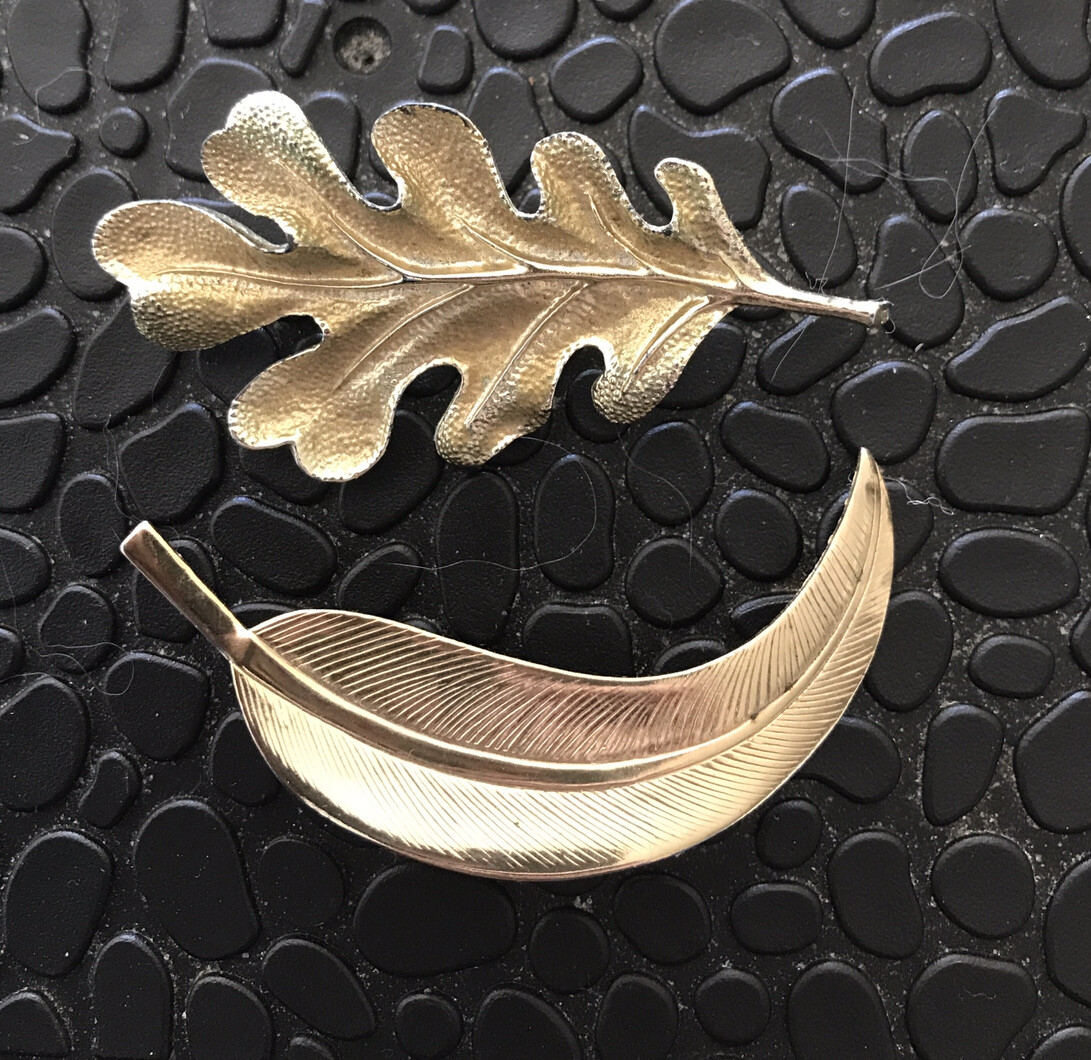 Vintage Leafs Pins Brooch Fashion Jewelry Mix Lot of 2 Gold-tone EUC