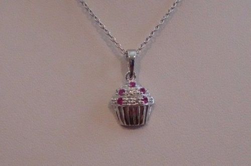 925 STERLING SILVER CUPCAKE PENDANT NECKLACE W/ ACCENTS / SIZE 17MM BY 9MM