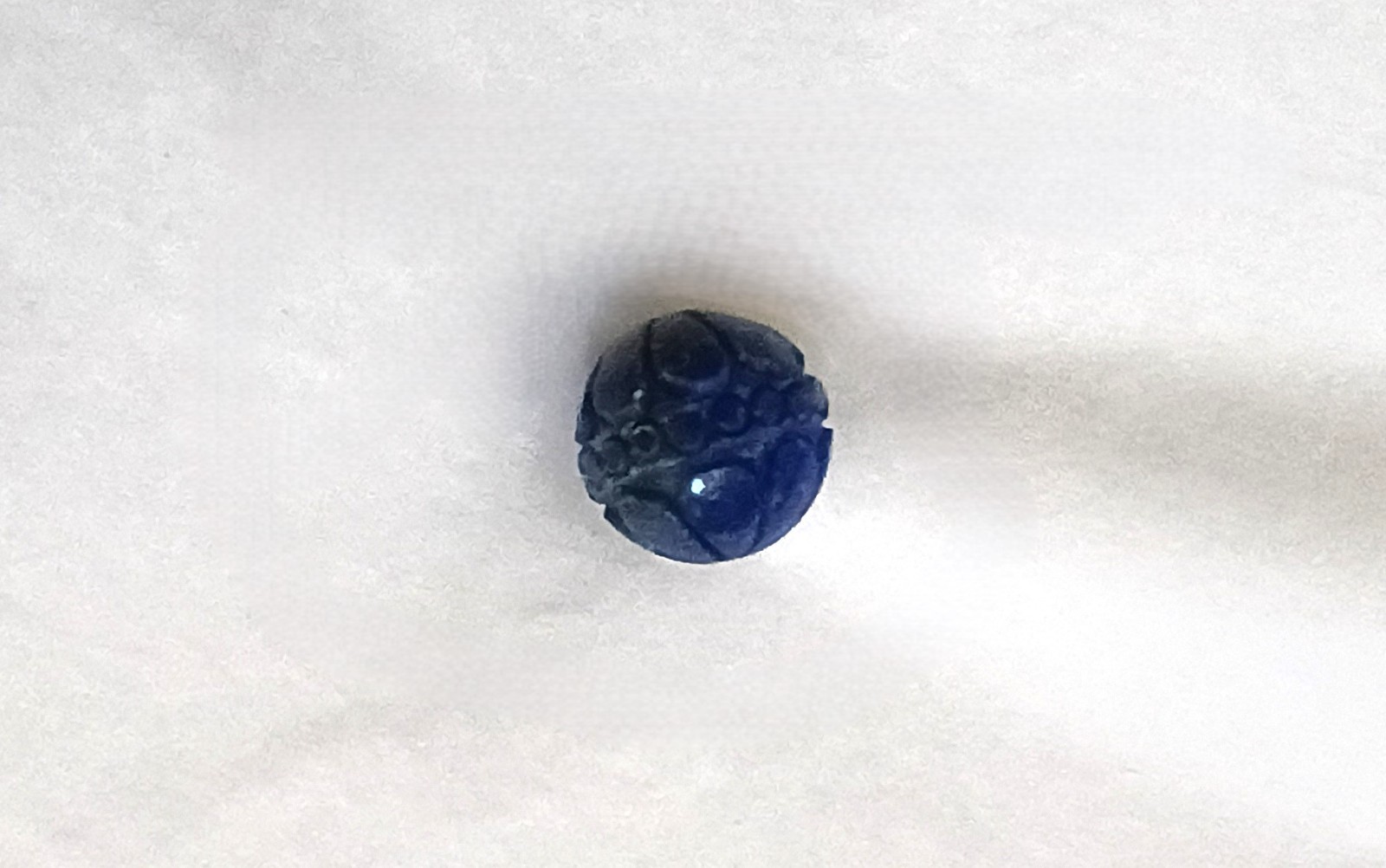 ONE (1) CARVED LAPIS LAZULI 15MM ROUND BEAD – 0534