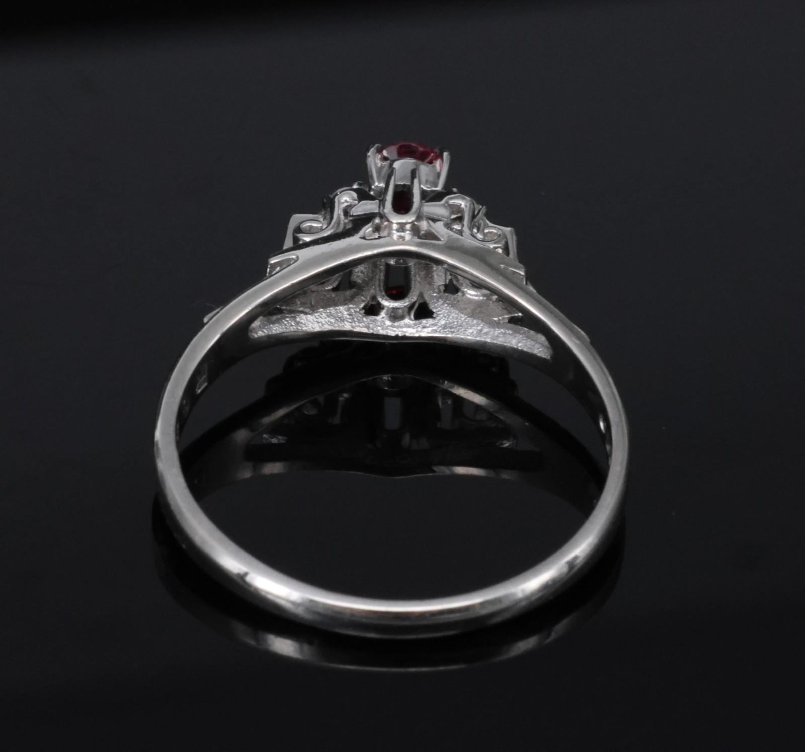 Vintage 0.28ct Vivid Red Natural Ruby & 0.04ct Diamond Platinum Ring Size 6