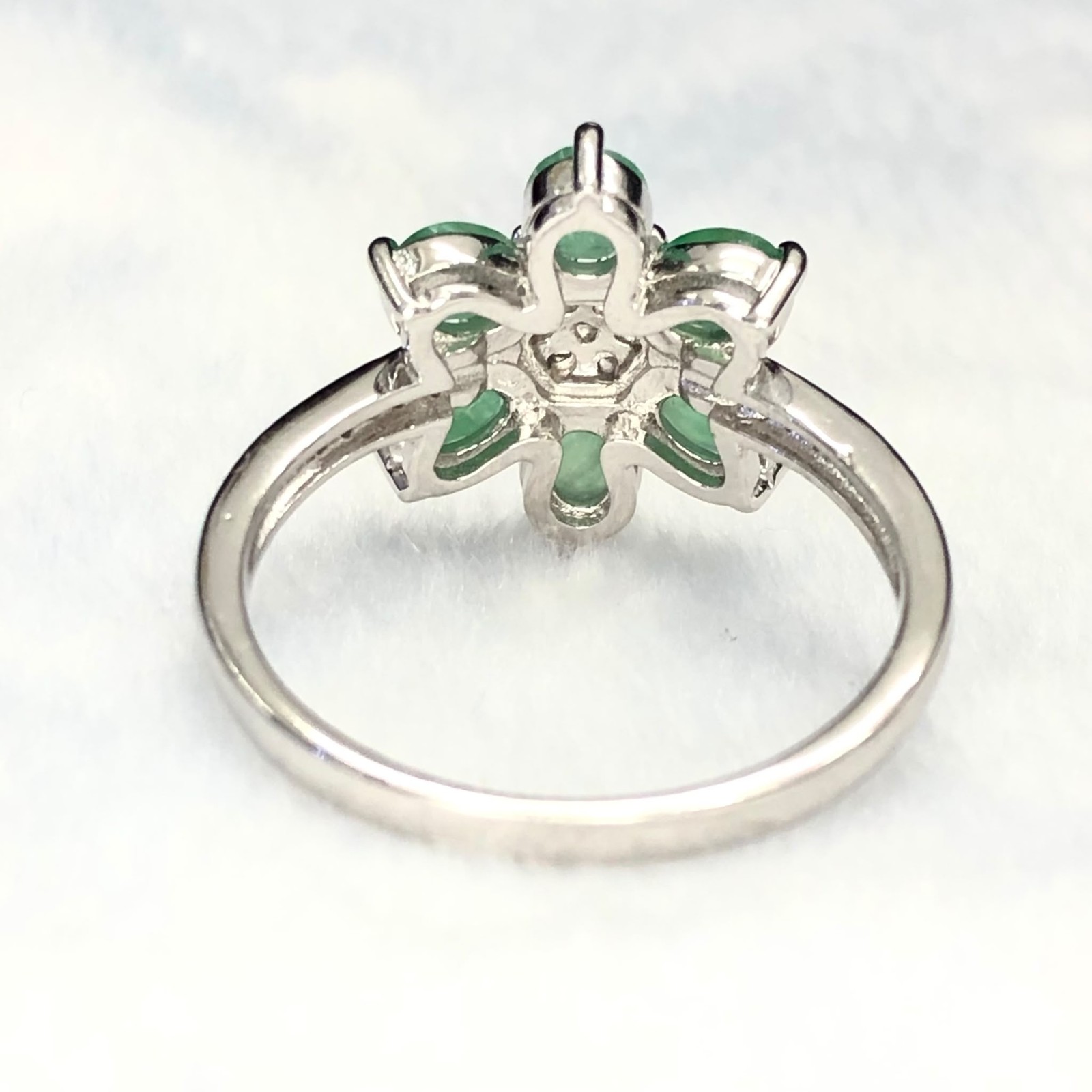 Natural Emerald Gemstone 925 Sterling Silver Ring Oval Top Rich Green 8