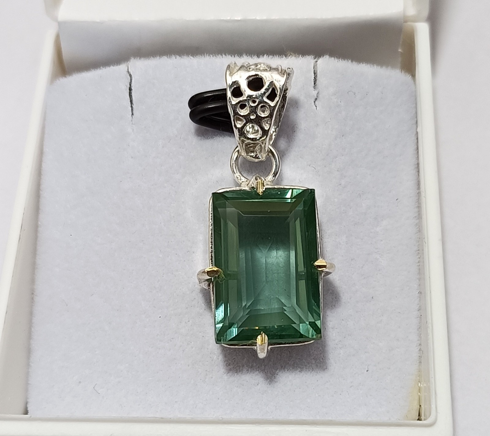 Certified 28.5 Ct Natural Tourmaline Green 925 Silver Pendant Loose Gemstone