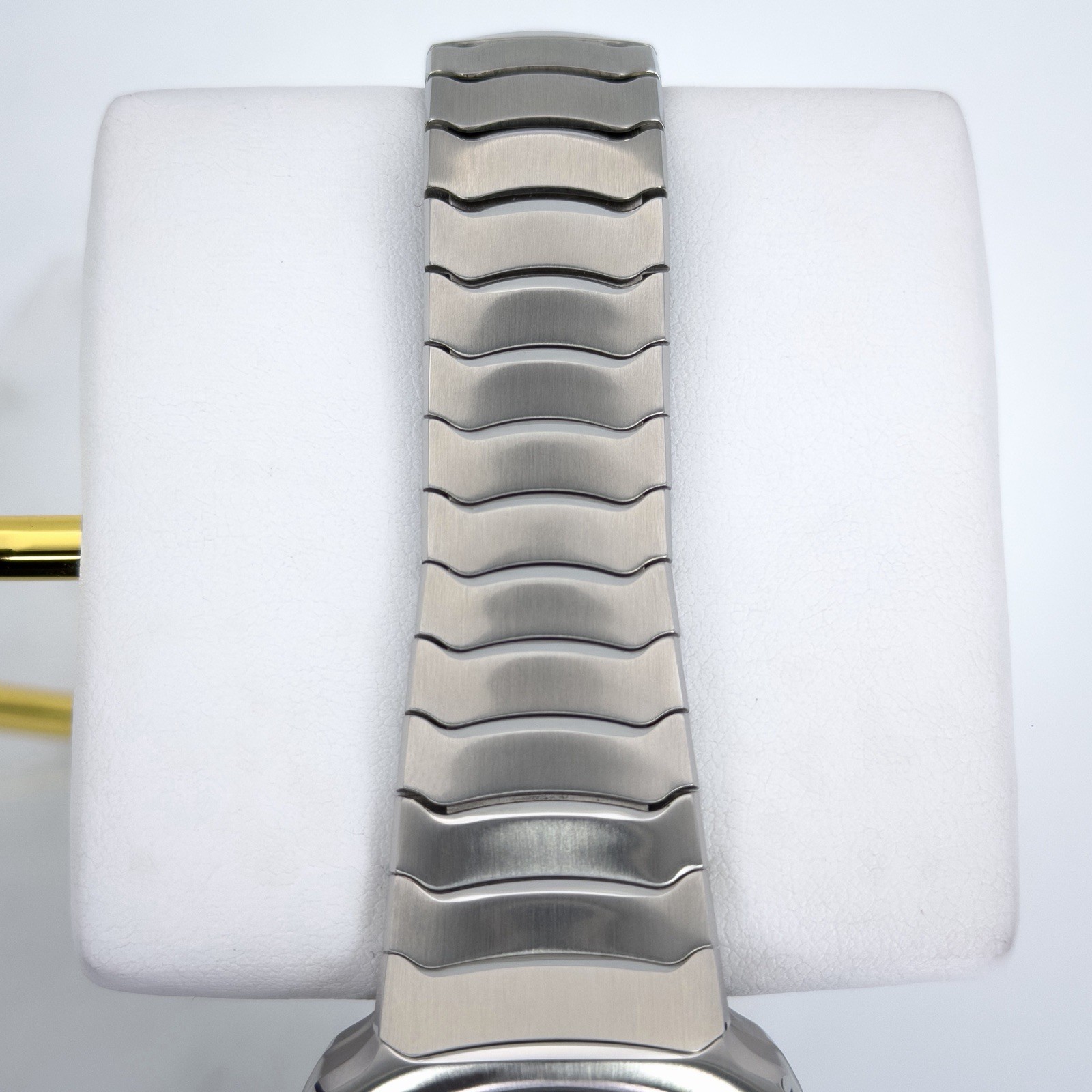 H. Moser & Cie. Streamliner Center Seconds 40mm Complete Set Stainless 6200-1200
