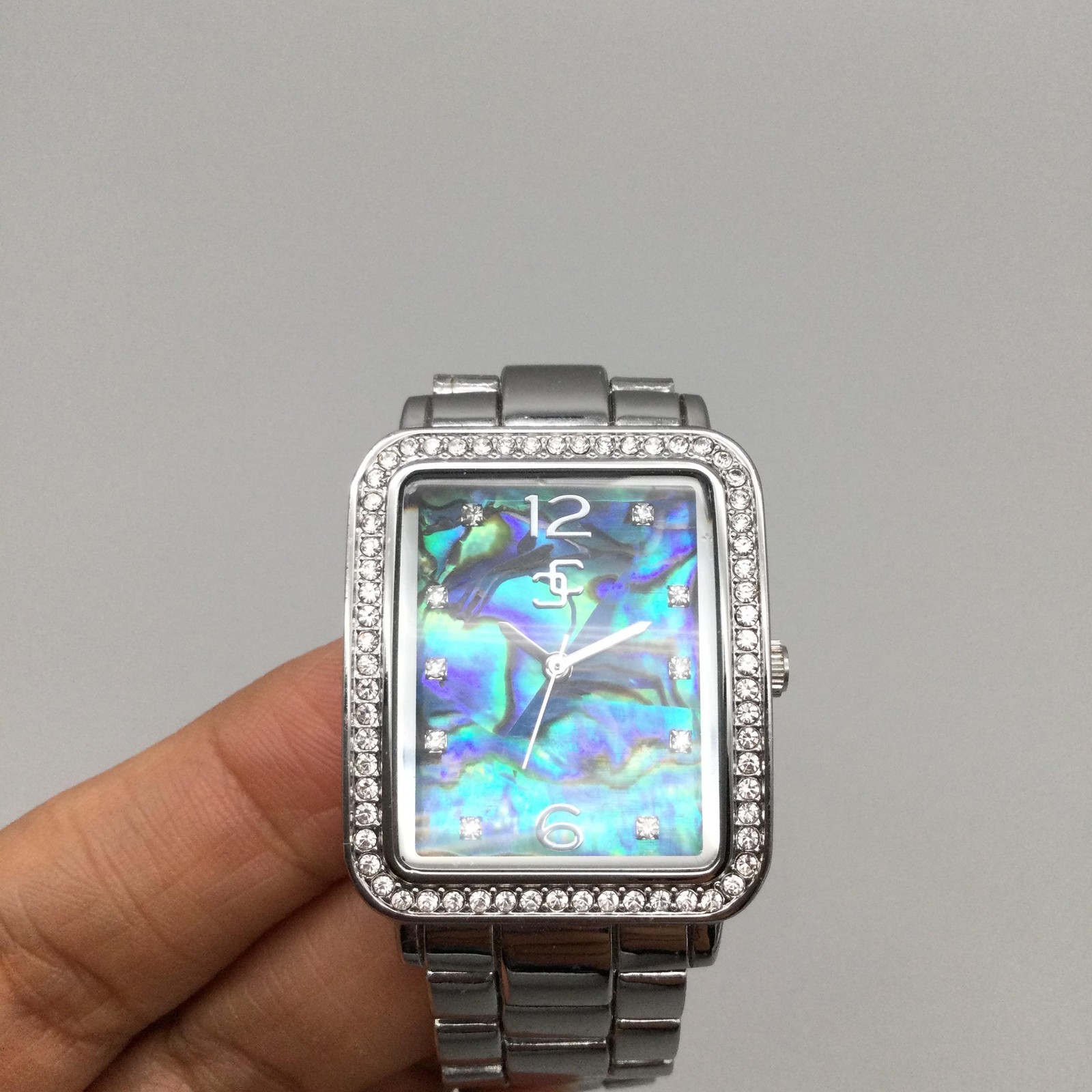 Chico’s Womens Watch 28mm Abalone Dial Silver Tone Bracelet New Battery 7″
