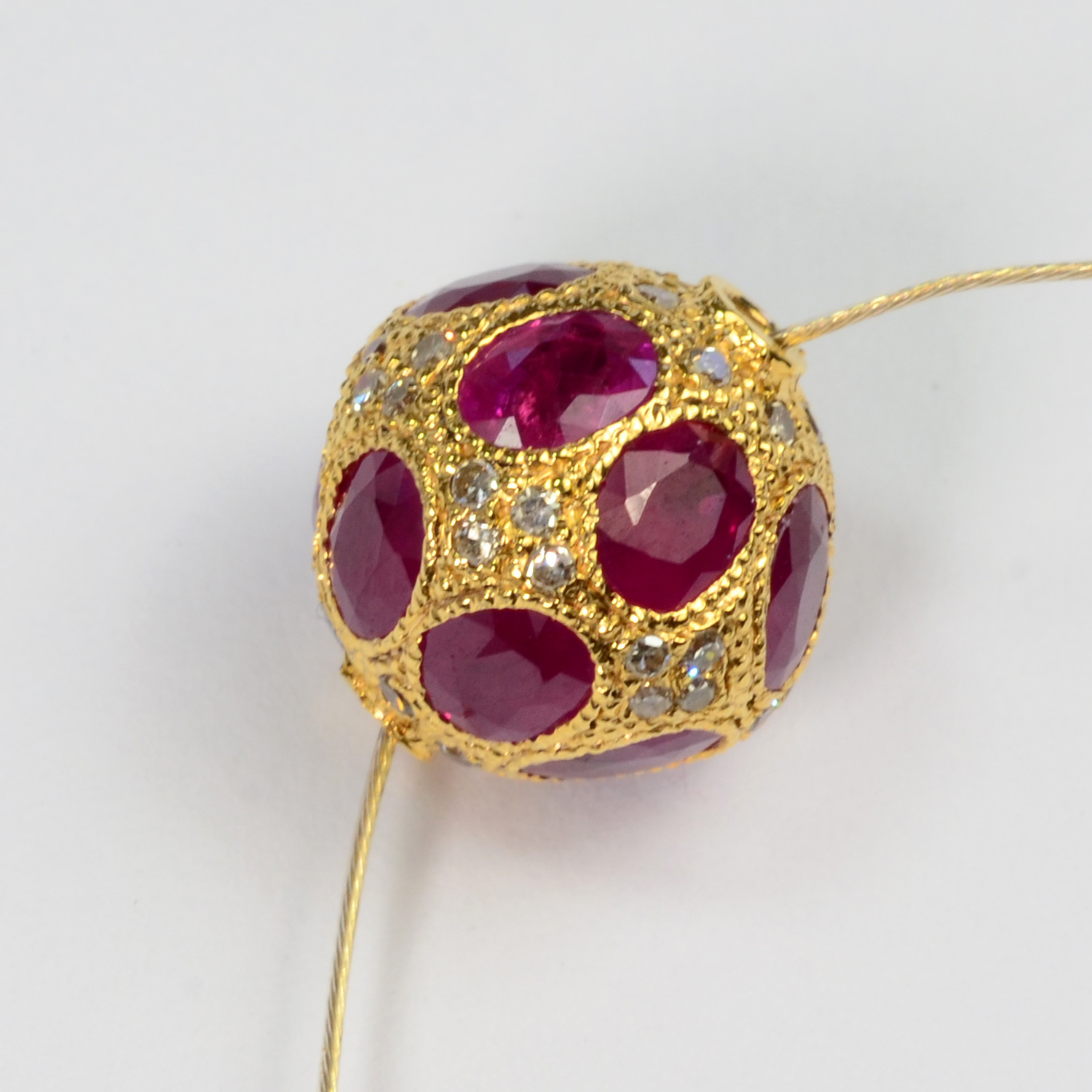 12.3MM 18k Solid Yellow Gold Natural Ruby Champagne Diamond Spacer Pendant Bead