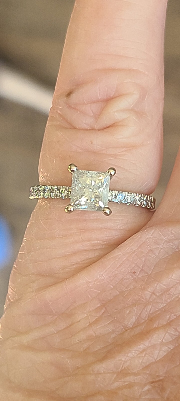 14K White Gold Diamond Ring 2.4 Grams Size 4.75