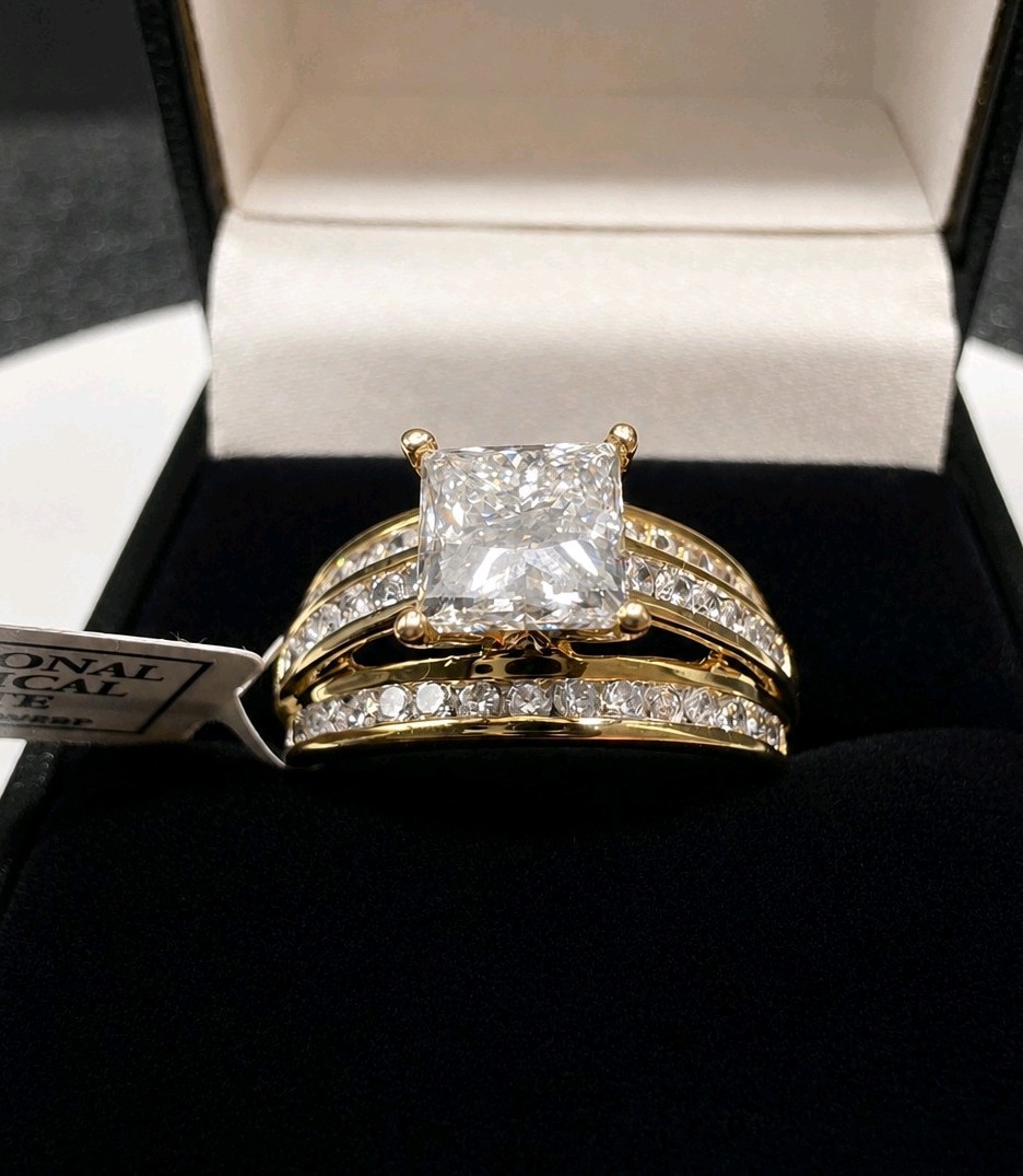 1.35 Carat IGI F-G VS1-VS2 Lab Diamond Ring w/CZ Accents 10K YG Approx. Sz 6.75