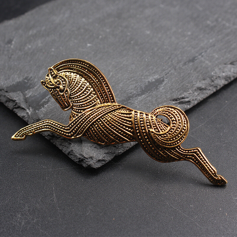 Personality Retro Simple Literary Gold Horse Brooch Women Men Jewelry Gift