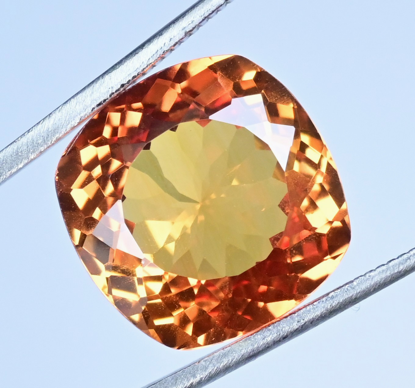 22.65 Ct Natural Yellow Golden padparadscha sapphire Certified Flawless Gemstone