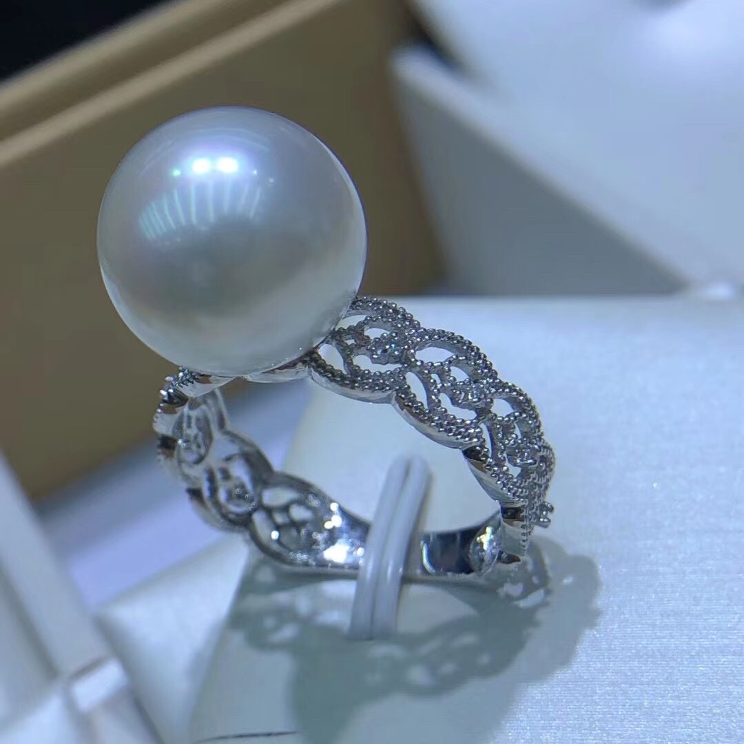 12.3mm Big South Sea White Pearl Ring High Cool Luster 18k White Gold Diamonds