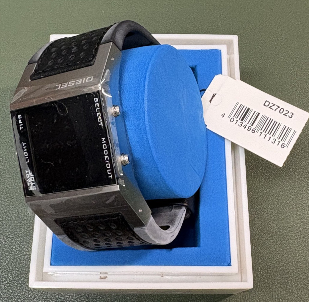 NIB WITH TAGS Men’s Diesel Stainless Steel Digital Watch Model DZ-7023