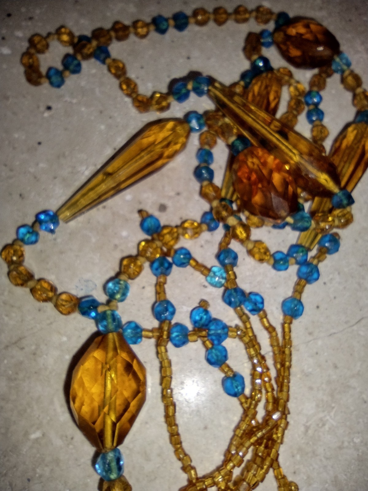 Authentic 1920s Art Deco Hand-Knotted Molded Glass Sautoir Flapper Necklace