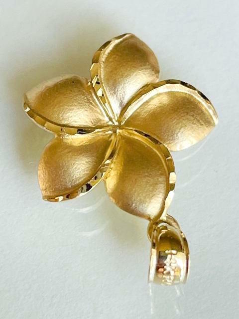 14K Solid Yellow Gold Hawaiian Plumeria Flower Pendant W: 3/4″ (18 mm) E26-18