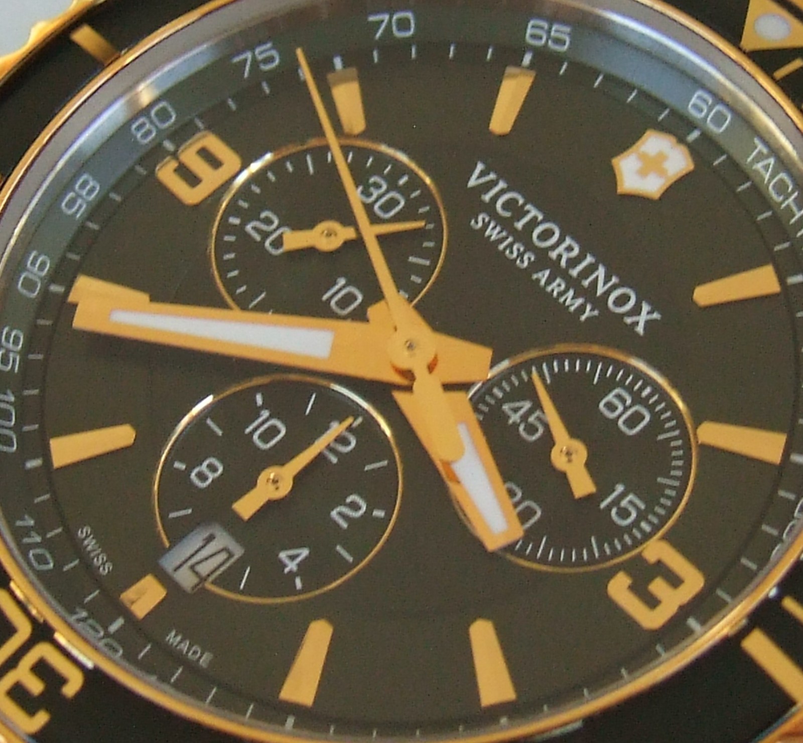 VictorINOX SWISS ARMY~MAVERICK GS GREEN/GOLD CHRONOGRAPH~Ratchet Bezel~43mm~LNEW