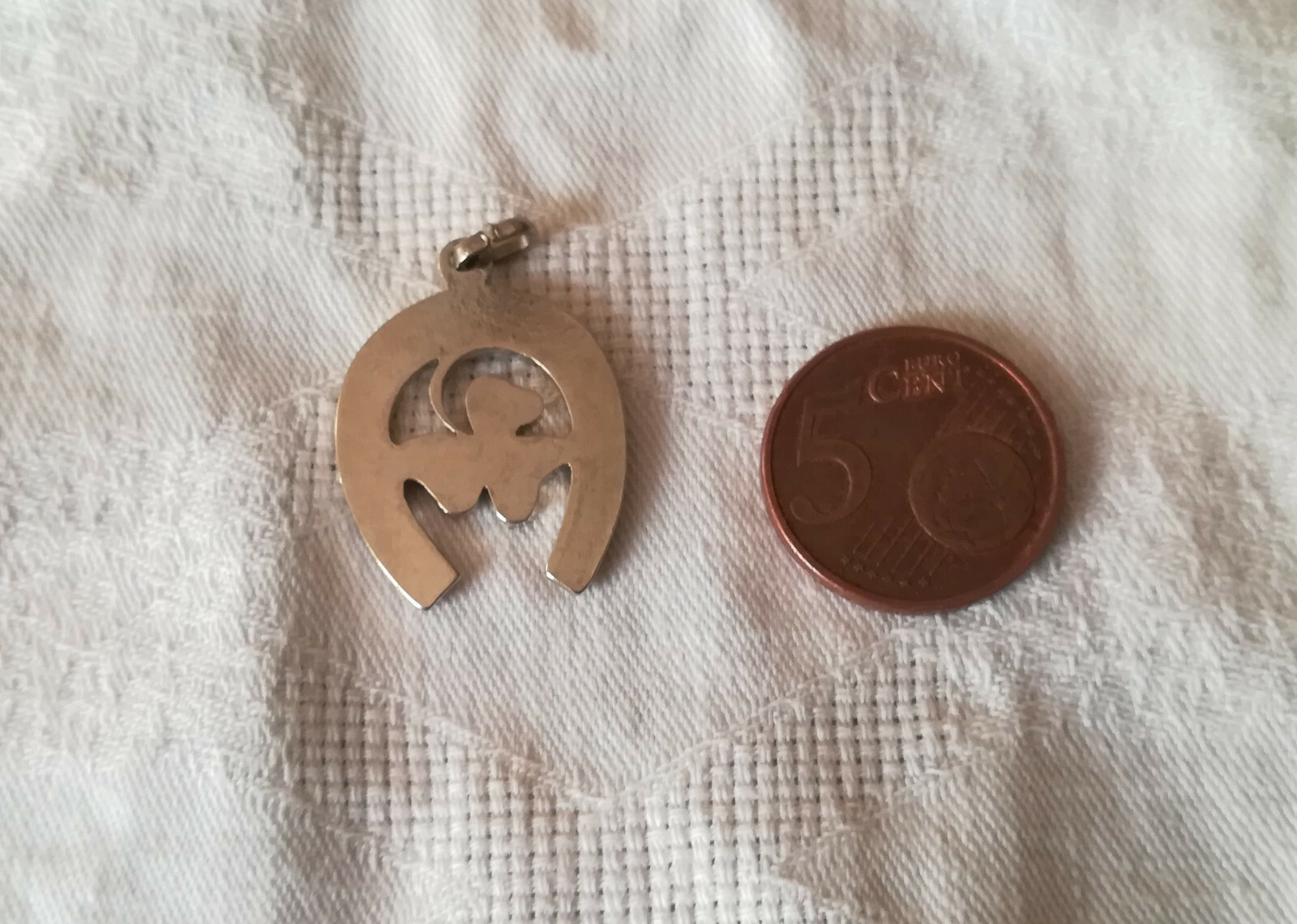 SILVER METAL PENDANT “HORSESHOE WITH CLOVER” 80s/90s