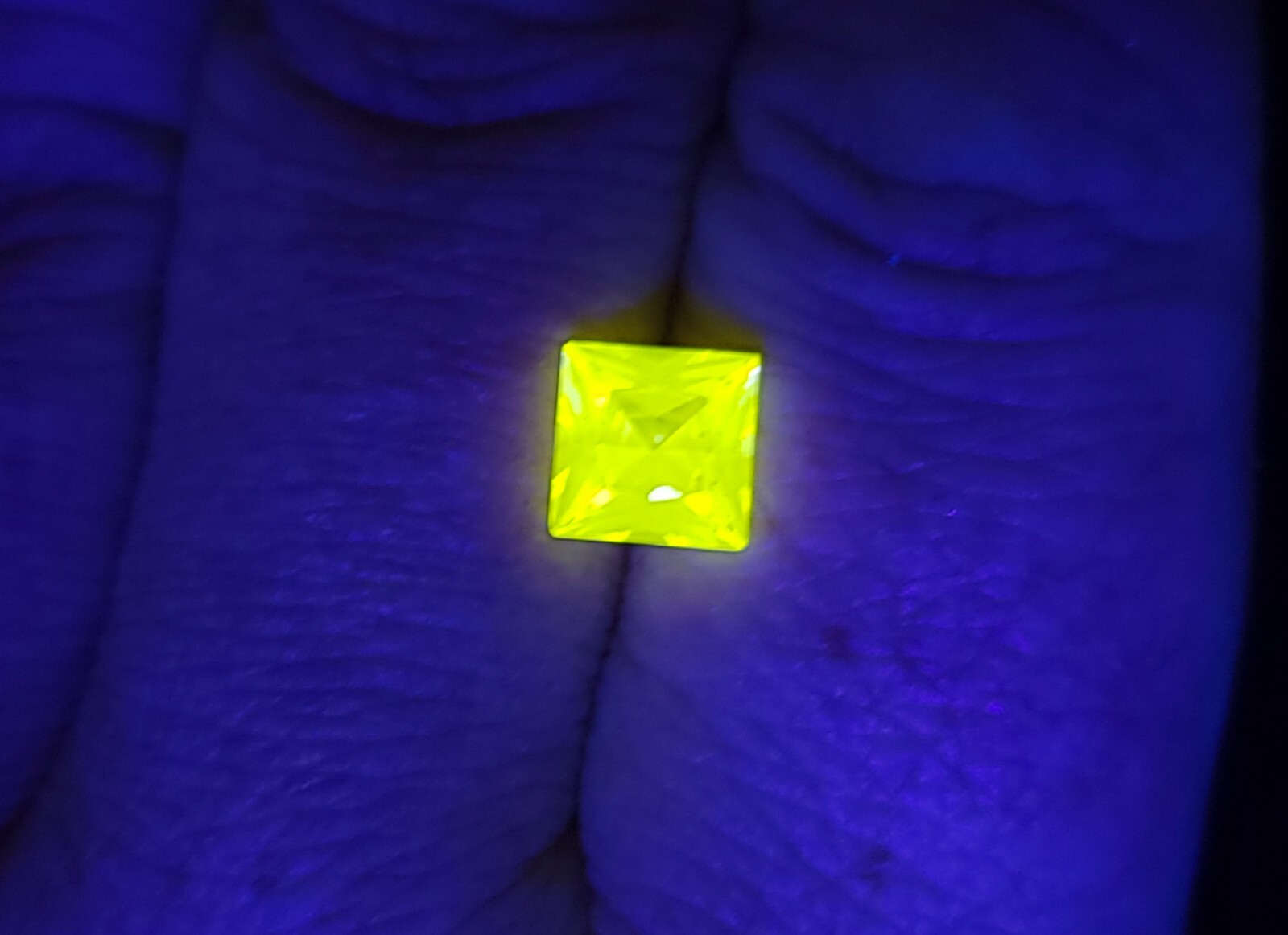 UV Yellow YAG Yttrium Aluminum Garnet 2.4ct Fluorescent Square Princess Cut 7mm