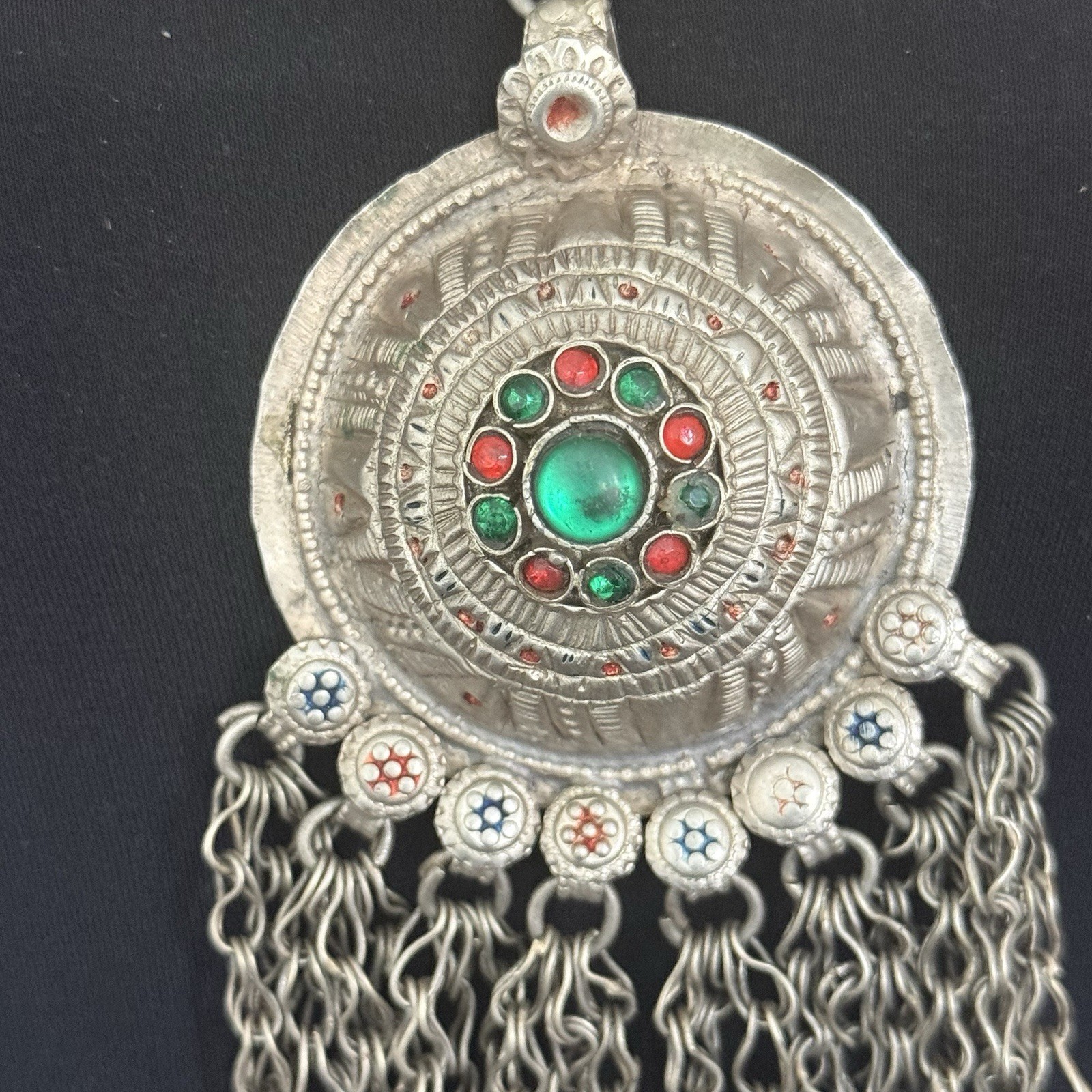 Silver Tone Rope Chain Statement Necklace Round Charm Pendant Red/Green Tassel