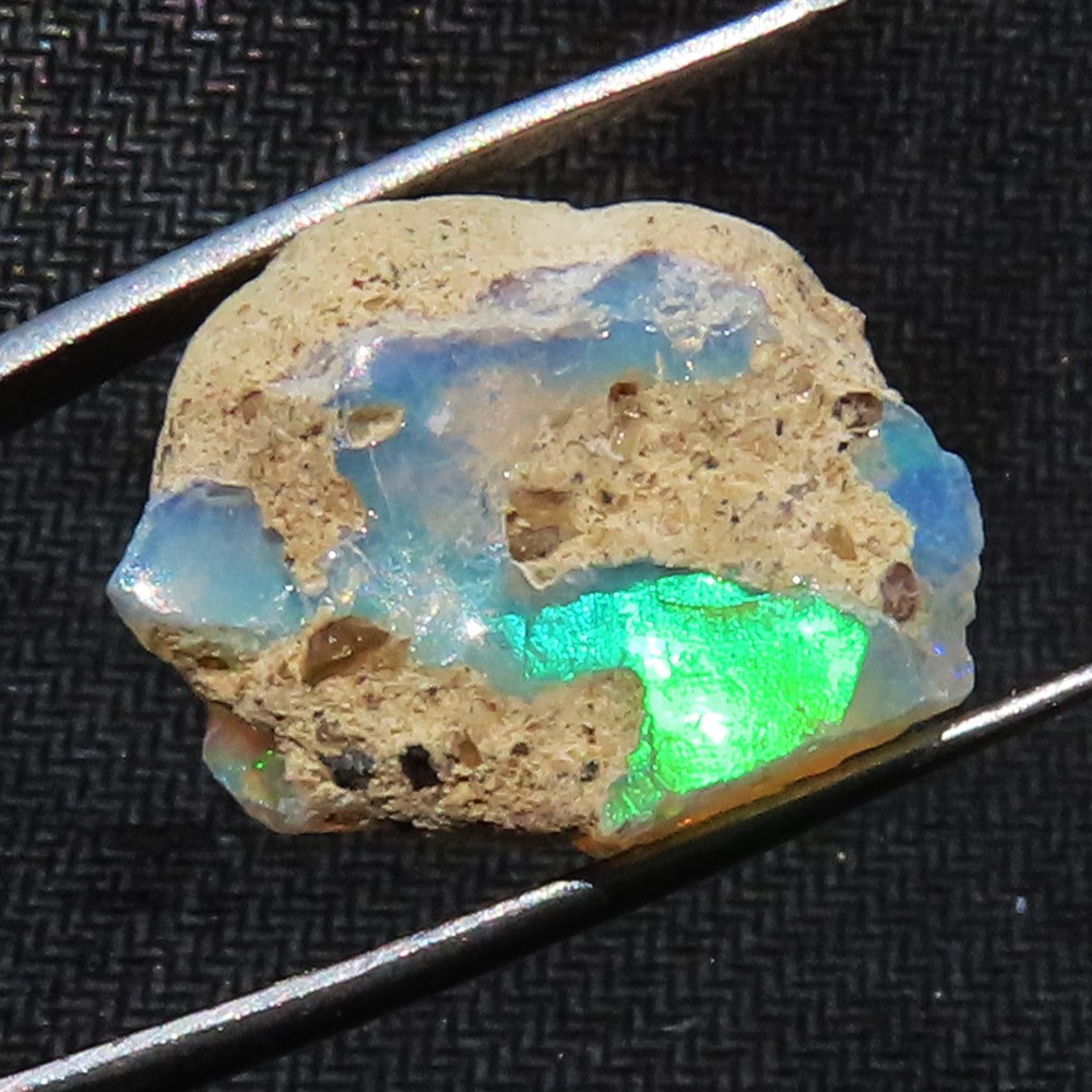 Natural Ethiopian Opal Rough, Uncut Opal Rough Gems 13.45 CT 16x19x10 mm RT108