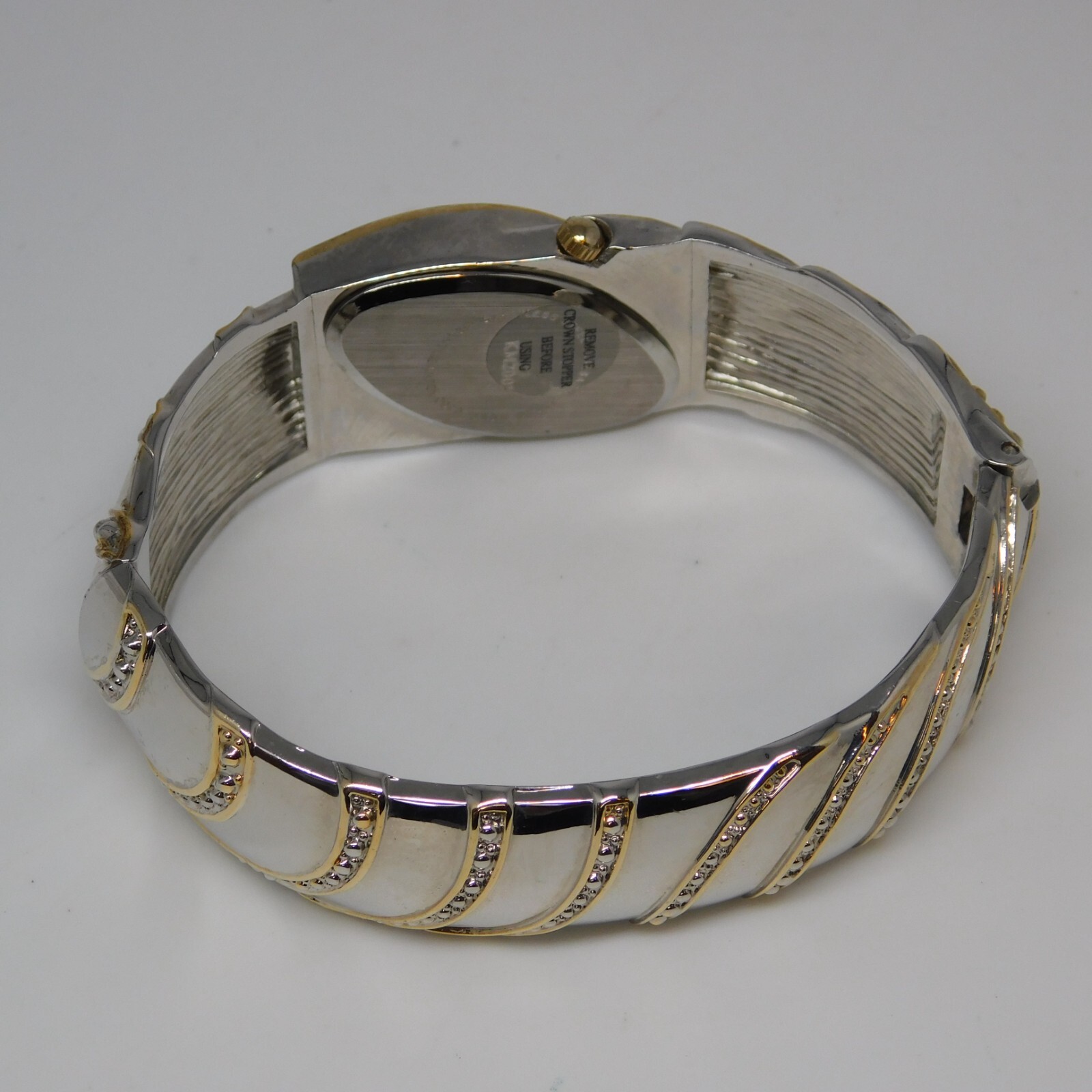 ACCUTIME WATCH CORP. KM2001 Diamond Quartz Women’s Watch Sz. 6 1/4″ New Battery