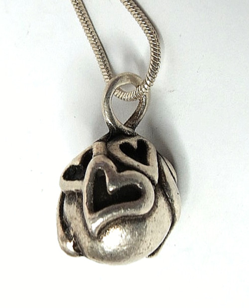 VTG 925 STERLING SILVER HEART BALL CHARM PENDANT 16MM diam 15.2gr CHAIN 18″ lg