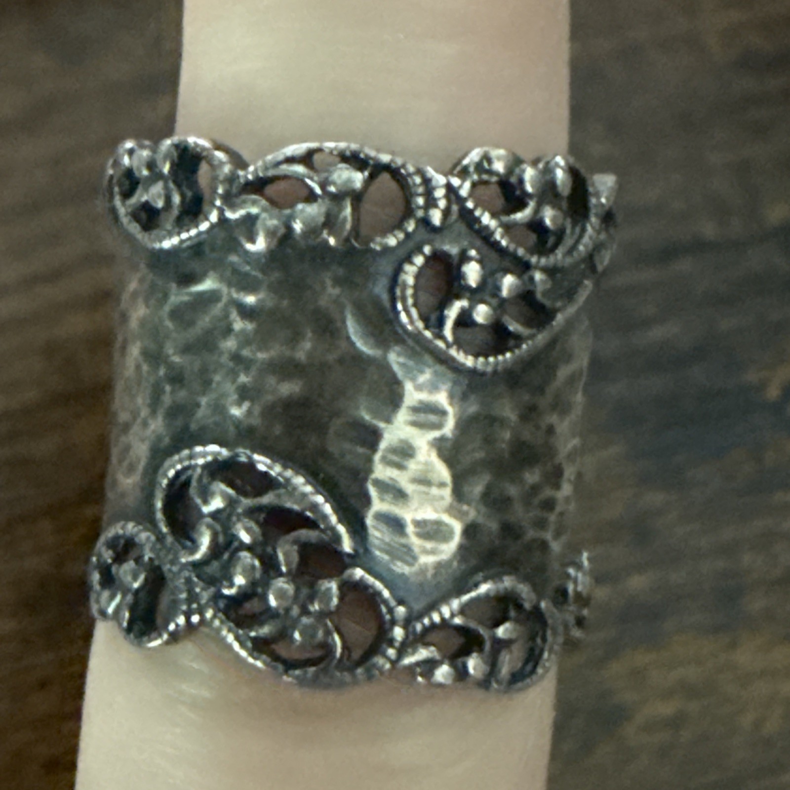 PZ PAZ Israel 925 Sterling Silver Hammered Scroll Work Cigar Band Ring Size 8.25