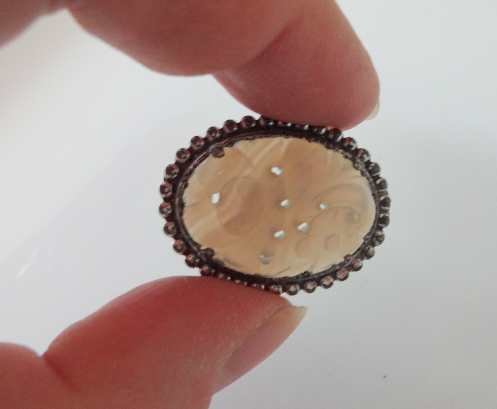 Antique Art Deco Victorian Chinese Asian Carved Translusent Stripe Agate Brooch