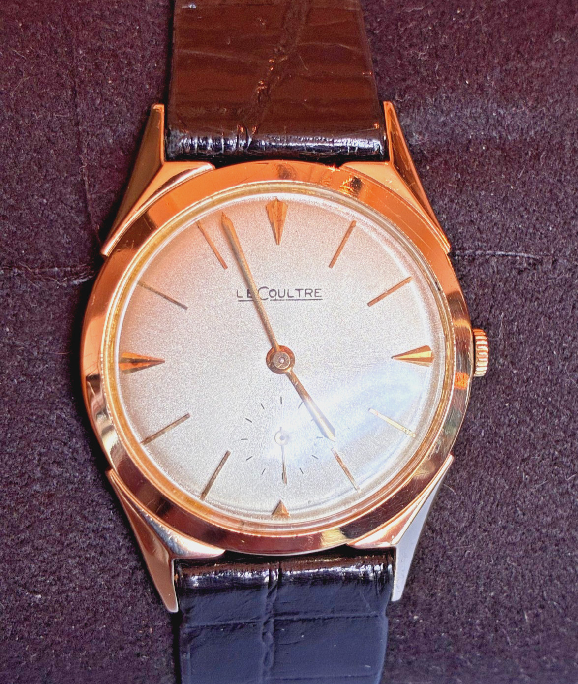 Jaeger-LeCoultre Champagne Men’s Watch – 2285