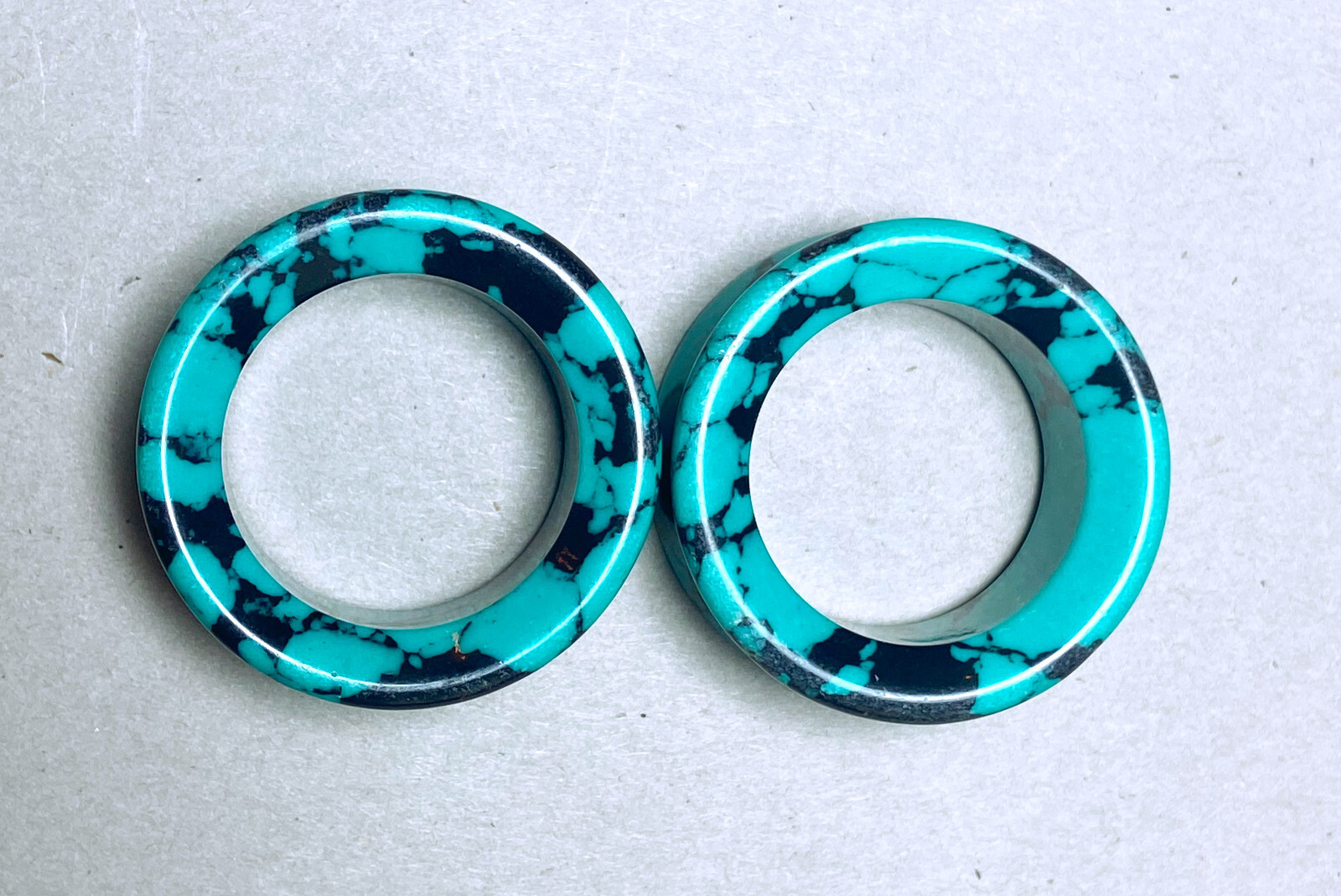 PAIR Black & Teal Synthetic Turquoise Stone Tunnels Earlets Plugs Gauges