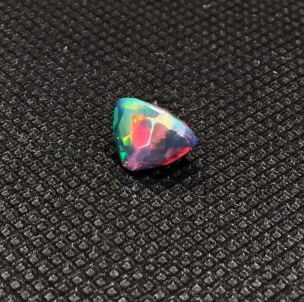 1.75ct Natural Black Opal Oval Cut – Bright Multicolour Fire Clean Stone 9.40mm✨