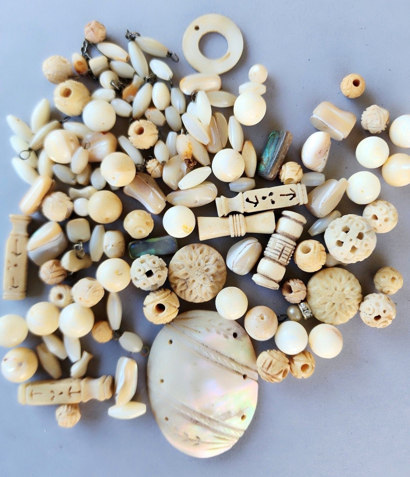Vtg Mother of Pearl Flower Bone Beads Lot Victorian Rose Beads Jewelry Supplies