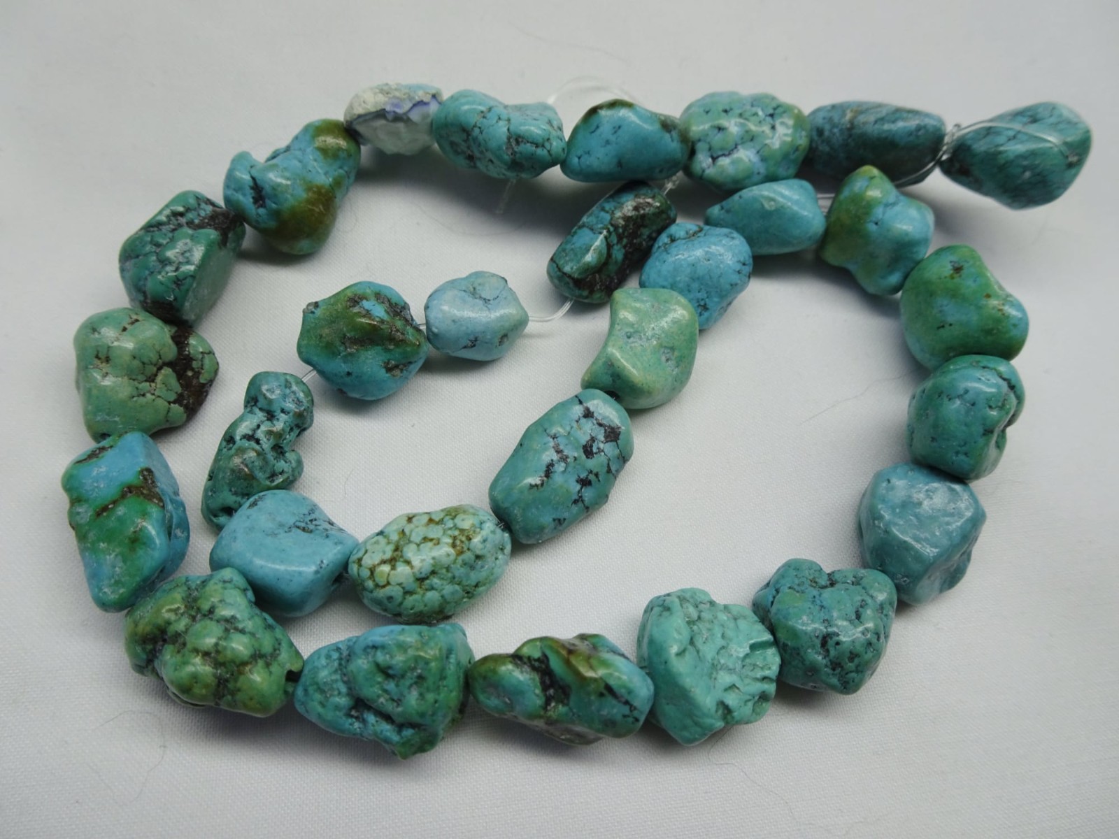 15 1/2″ Strand Turquoise Nugget Stone Beads 11-17mm Long A559 DNG