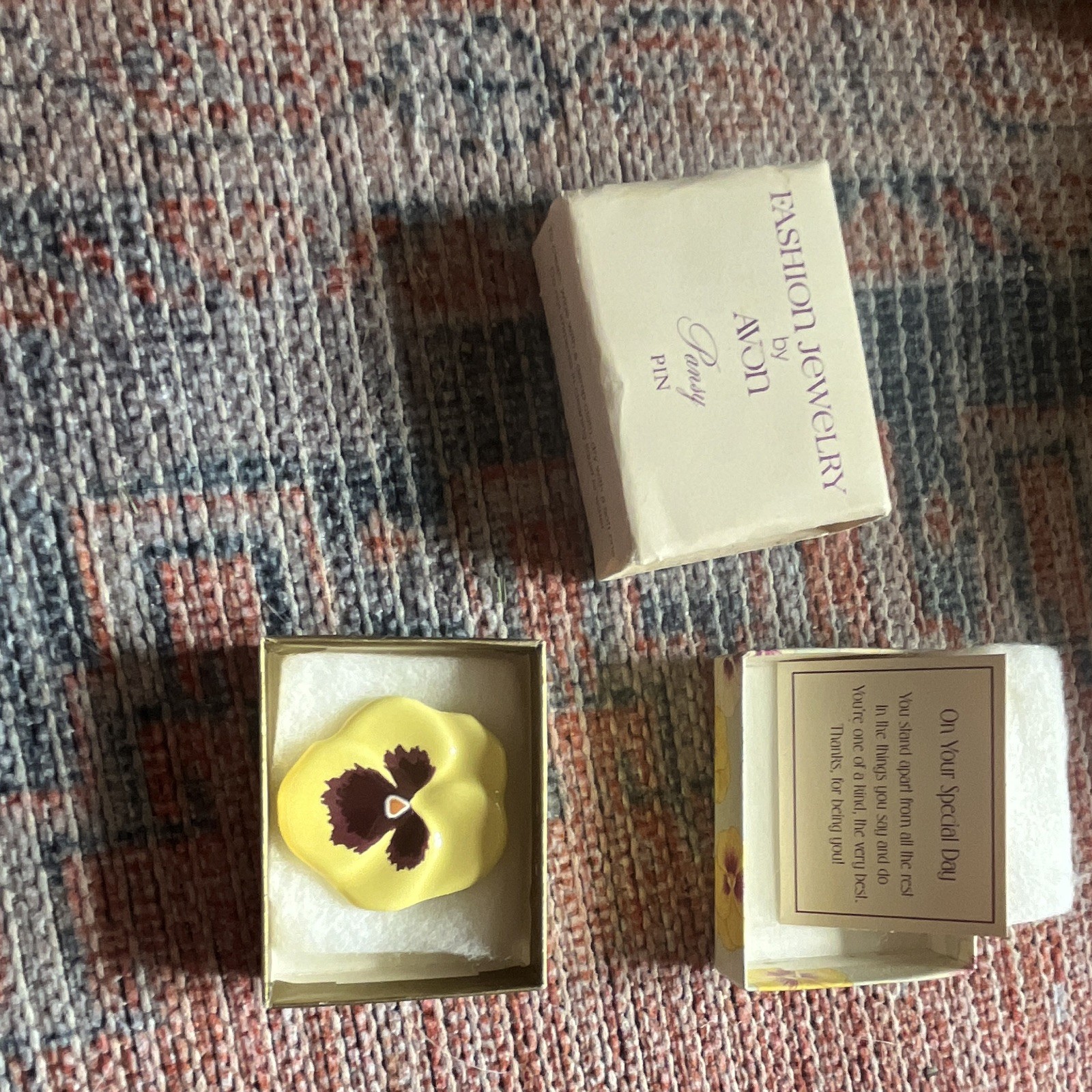 Avon Pansy Flower Pin Brooch Yellow Brown ceramic Floral Jewelry