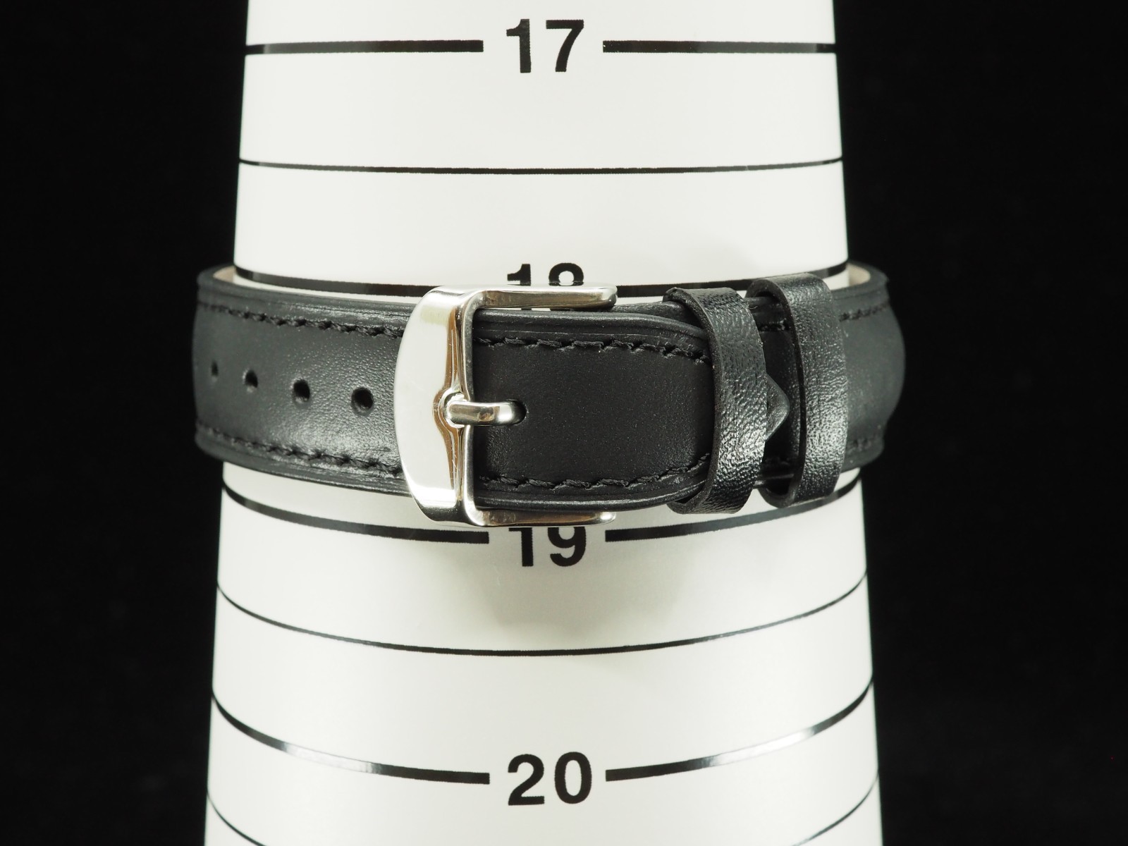 Vintage N MINT Seiko Contemporary Basic 5H23-6B90 Roman Qz 33mm Mens Watch JAPAN