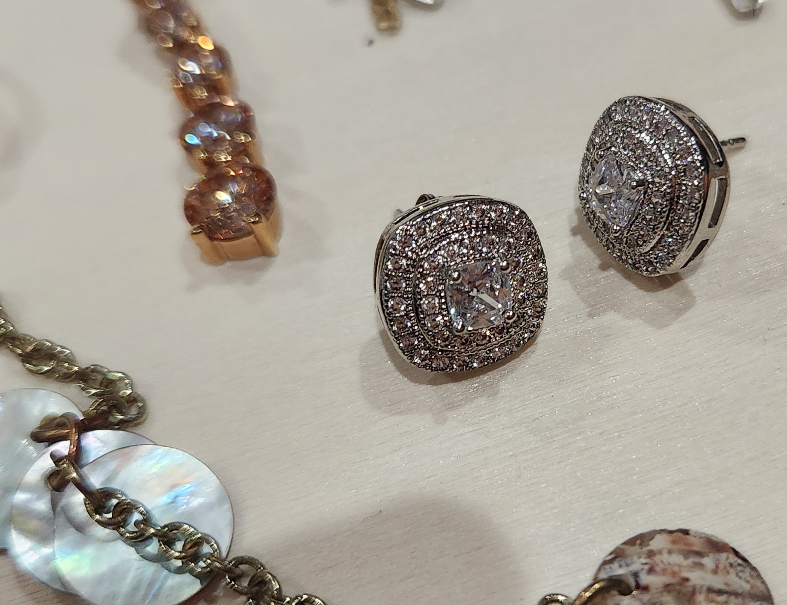 11 Pc Mixed Costume Jewelry Lot Earrings Necklaces Gold Silver Tone Rhinestone