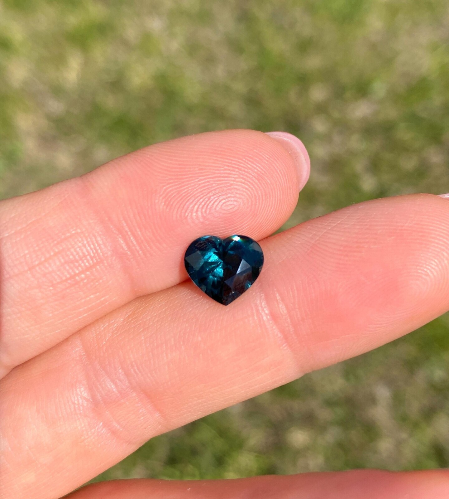 Spinel VIVID Green-Blue natural gemstone, heart cut, Origin Tanzania, Certified