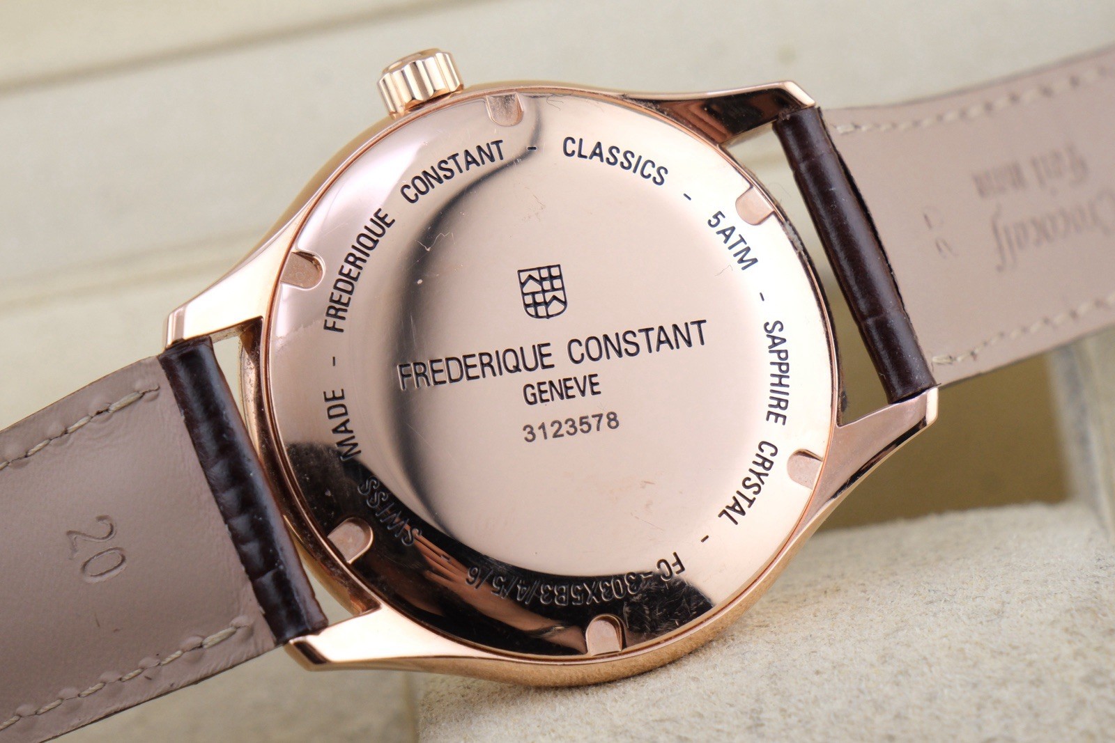 Frederique Constant White Dial FC-303V5B4 Men’s Watch Swiss Automatic 40mm MINT