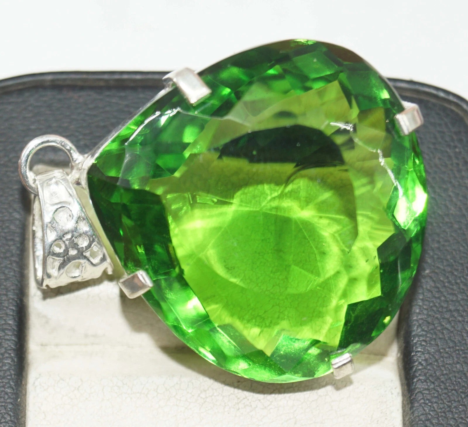 Certified Natural 101.60 Ct Green Topaz Pear Cut Pendant Loose Gemstone