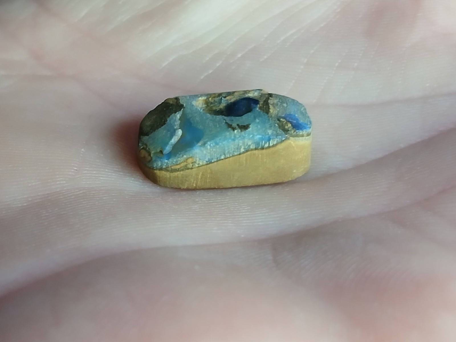 Australia Boulder Opal Unknown Field R2093 Specimen 10 Carat Blue Multi Sided